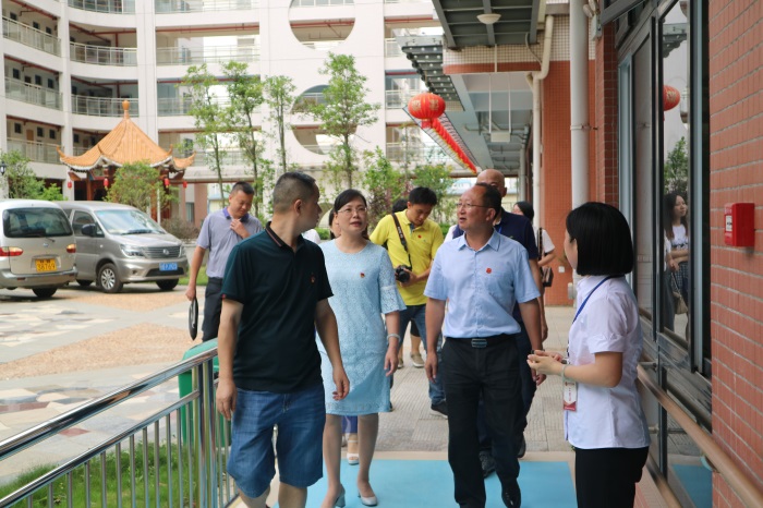 参观.jpg