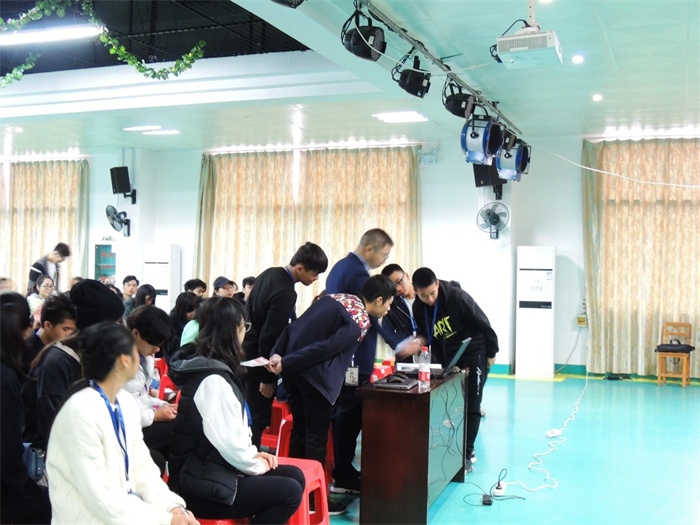 学生提问与解答.jpg