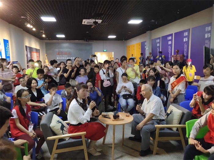 5 麦慧老师与王培堃老师现场互动.jpg