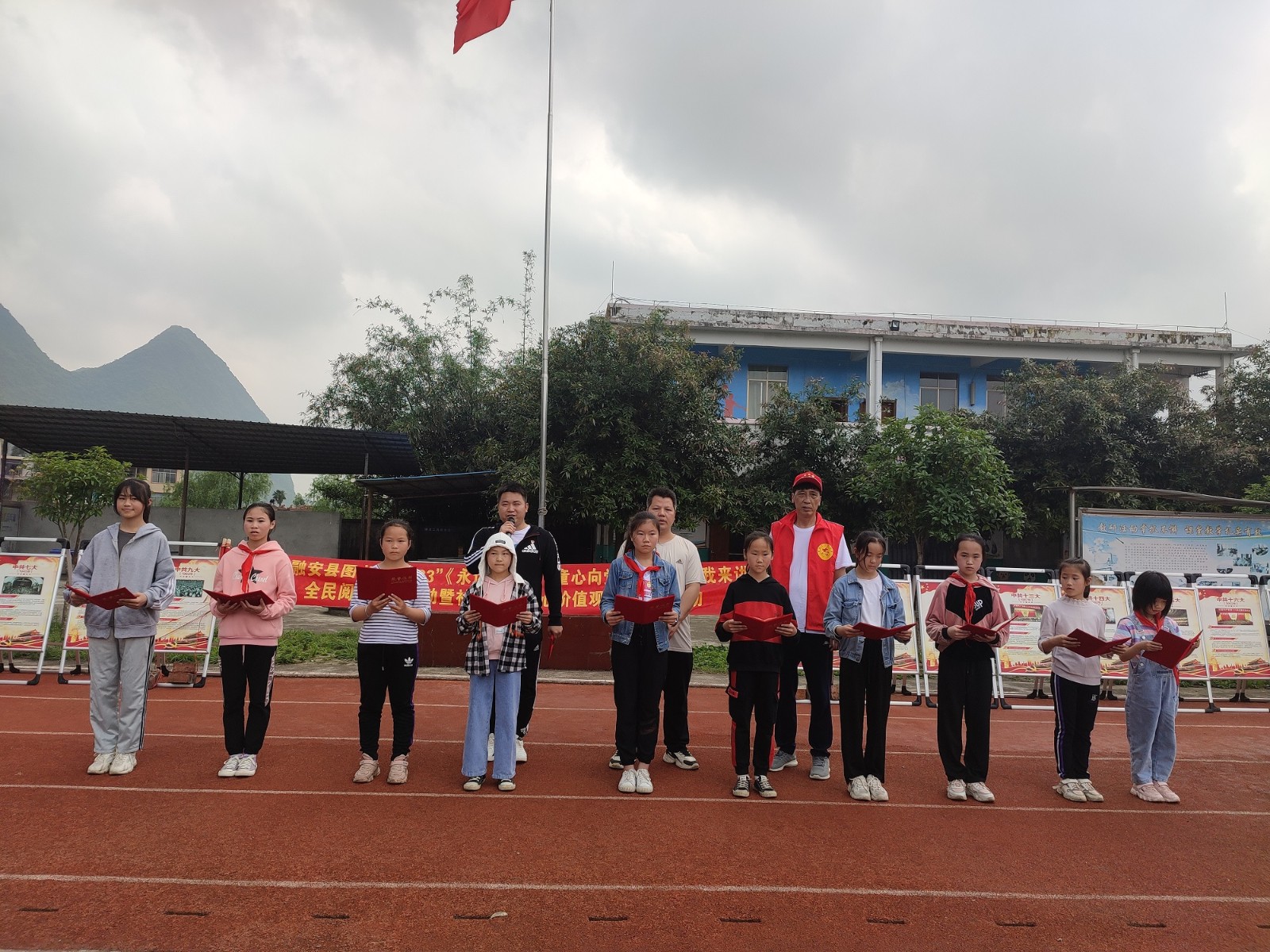 20210423隘口小学红色故事演讲获奖学生0.jpg